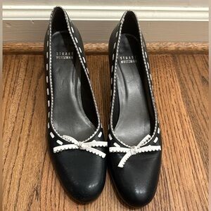 Vintage navy Stuart weitzman kitten heels
